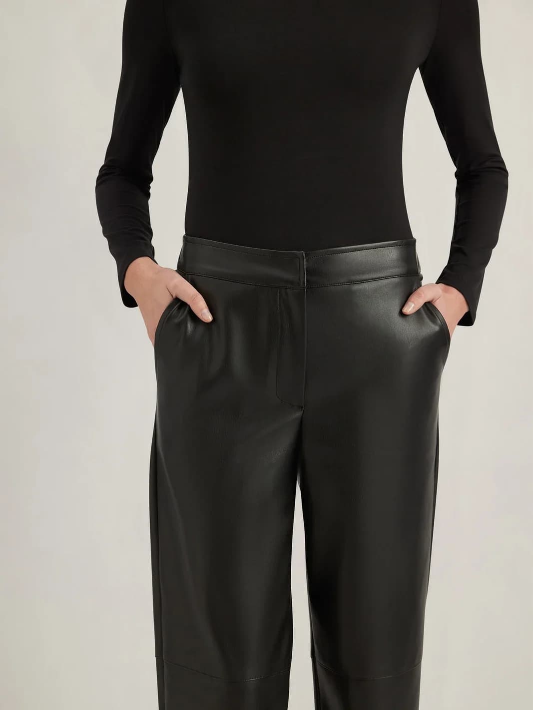 Pantalon droit effet cuir, vue 2