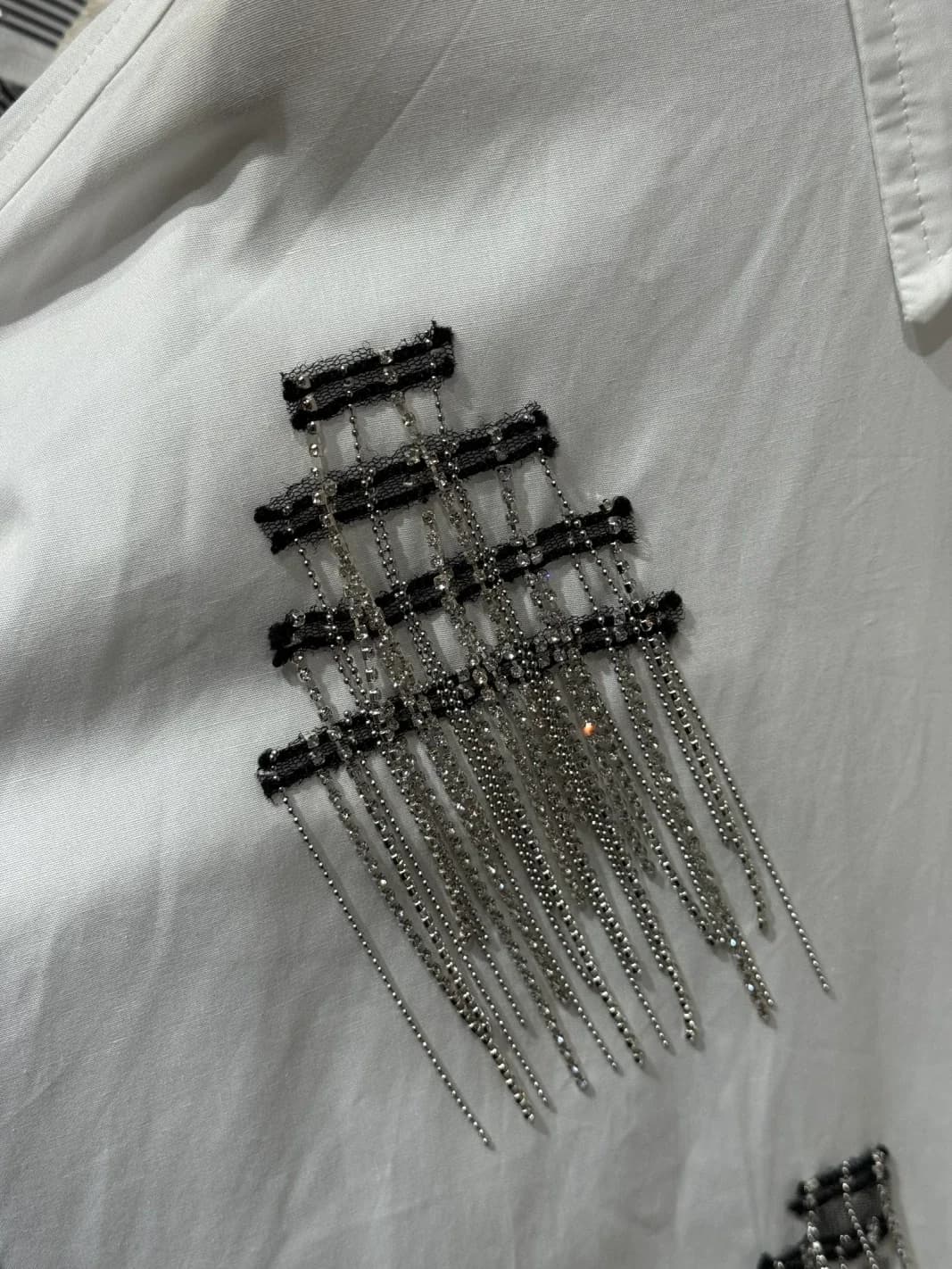 Chemise blanche brodée de cristaux, vue 5
